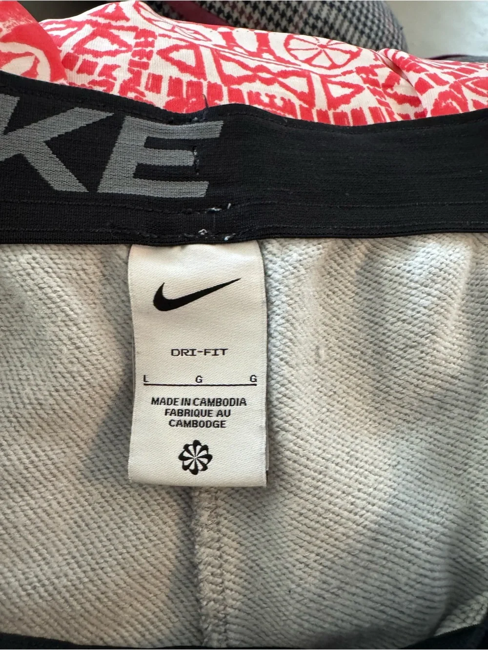 Nike Men's Dri-FIT Tapered Fitness Sweatpants in Gray Large